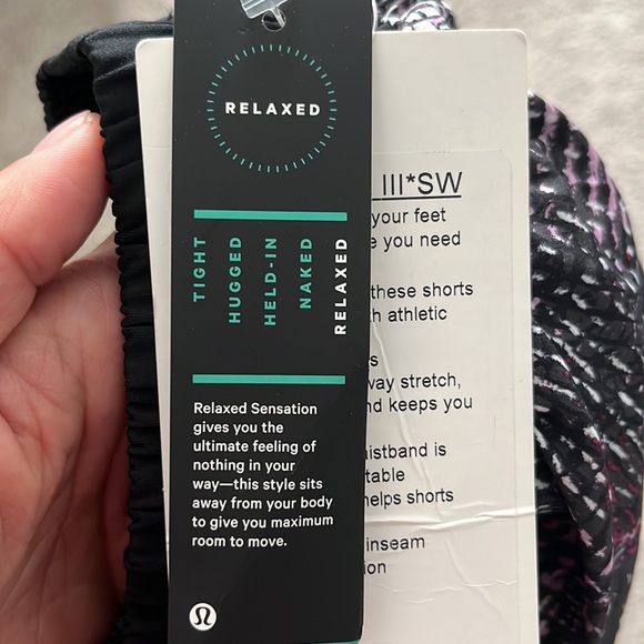 NWT Size 4 Lululemon Tracker Short III - Picture 5 of 5